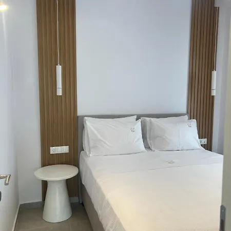 Elia Mare Luxury With Private Pools Close To The Beach