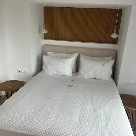 Elia Mare Luxury With Private Pools Close To The Beach