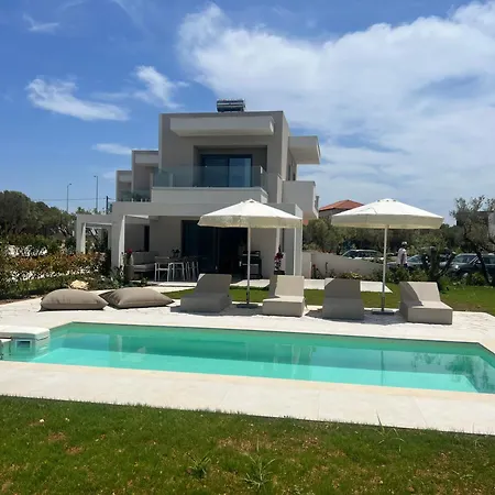 Villa Elia Mare Luxury With Private Pools Close To The Beach *