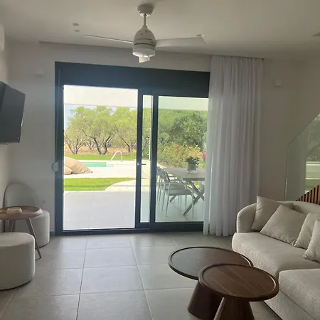 Elia Mare Luxury With Private Pools Close To The Beach Villa *
