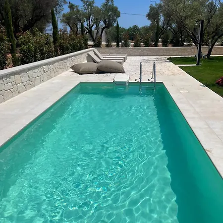 Elia Mare Luxury With Private Pools Close To The Beach