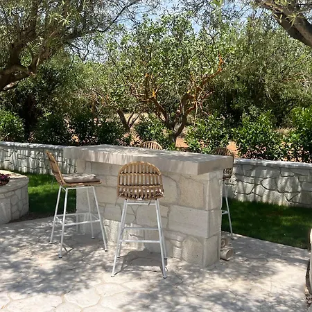 Elia Mare Luxury With Private Pools Close To The Beach