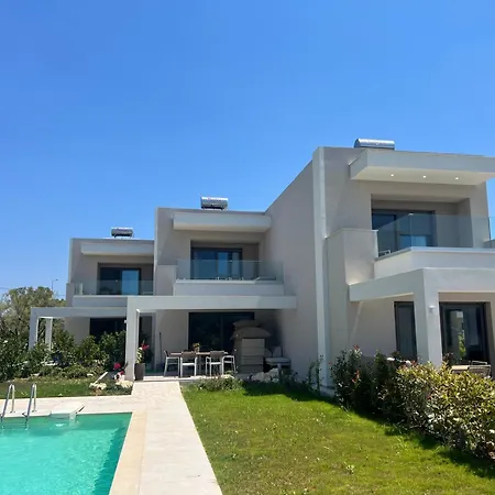 Elia Mare Luxury With Private Pools Close To The Beach *